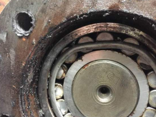 耐高温大型引风机轴承损坏